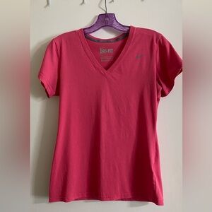 Nike women’s V-neck, pink T-shirt slim fit, medium